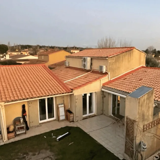 maison rénovée avec toit neuf